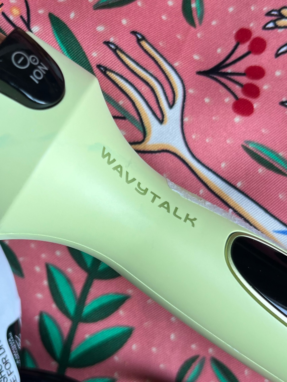 WavyTalk Blowout Boost 1.5 Inch Ionic Thermal Brush in Green - Picture 3 of 9